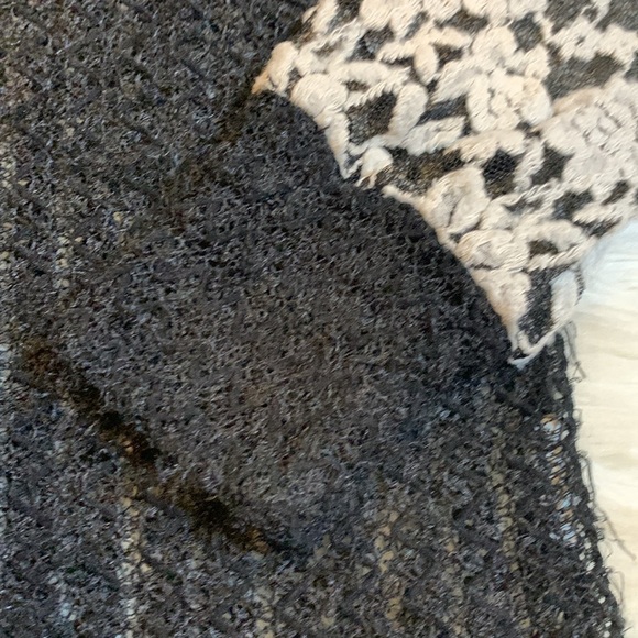 A’Reve long sleeve eyelash sweater with lace sleeves L - Picture 7 of 9